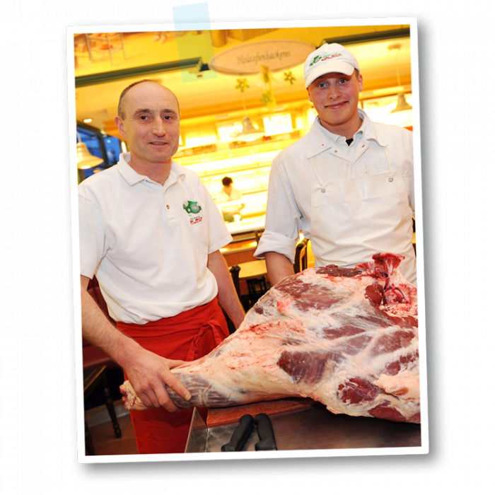Marcus Weber mit Mitarbeiter bei einem Steakseminar - Fleischerei Nolzen